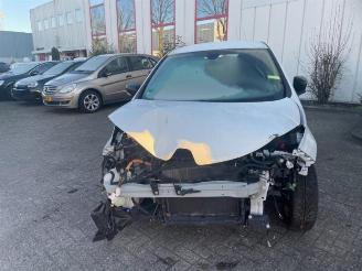 dañado caravana Renault Zoé Zoe (AG), Hatchback 5-drs, 2012 43kW 2019/1