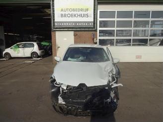 uszkodzony samochody ciężarowe Renault Clio Clio IV (5R), Hatchback 5-drs, 2012 0.9 Energy TCE 90 12V 2019/1