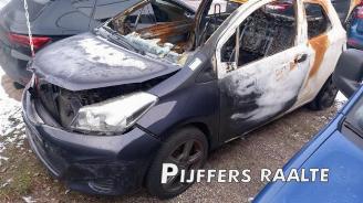 uszkodzony samochody osobowe Toyota Yaris Yaris III (P13), Hatchback, 2010 / 2020 1.0 12V VVT-i 2012/5