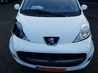 Peugeot 107 1.0-12V XS Airco picture 20