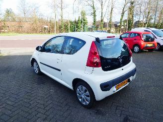 Peugeot 107 1.0-12V XS Airco picture 7