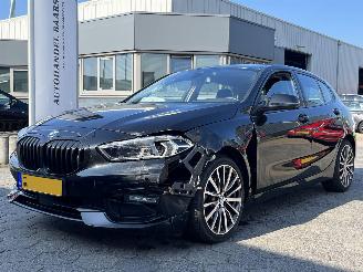 damaged commercial vehicles BMW 1-serie 118i Introduction Edition AUTOMAAT 2022/12