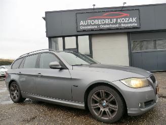 Damaged car BMW 3-serie Touring 320xd 4x4 Business Line AIRCO 2009/9