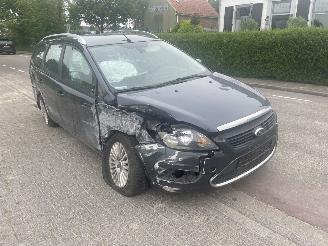 disassembly commercial vehicles Ford Focus 1.6 TDCi 110 Combi 2011/1