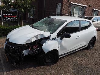 Unfall Kfz Wohnmobil Renault Clio 1.0 TCe 90 Equilibre 2022/10