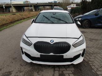 krockskadad bil aanhanger BMW 1-serie  2023/1