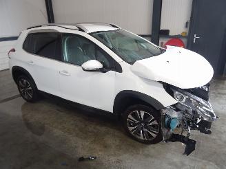 damaged machines Peugeot 2008 1.2 VTI 2016/8