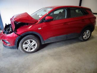 damaged passenger cars Opel Grandland 1.2 THP 2018/10