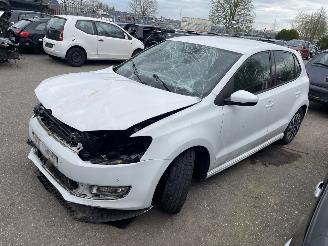 uszkodzony samochody osobowe Volkswagen Polo 6R/6C 1.4 TDI 2015/1