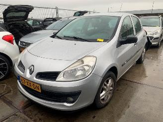 Renault Clio Clio III (BR/CR) Hatchback 2005 / 2014 picture 1