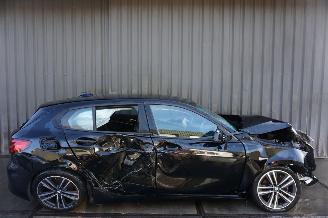 damaged commercial vehicles BMW 1-serie 118i 1.5 100kW Automaat Business Edition Plus 2022/1
