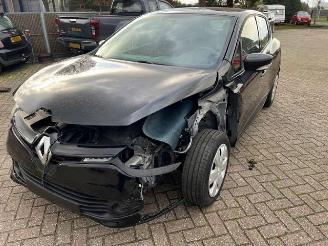 damaged commercial vehicles Renault Clio  2015/11