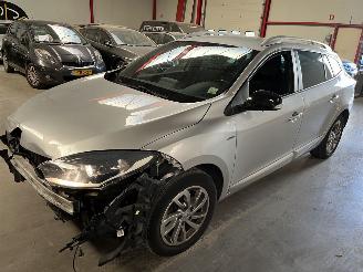 damaged passenger cars Renault Mégane Stationcar 1.2 TCE Limited 2015/3