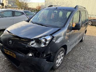 uszkodzony samochody osobowe Peugeot Partner Tepee 1.6 2013/5