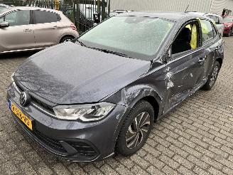 uszkodzony samochody osobowe Volkswagen Polo 1.0 TSI  DSG  Automaat  5 Drs   ( 2360 KM ) 2022/11