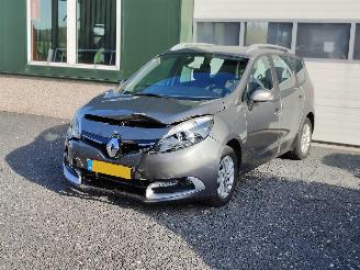 krockskadad bil auto Renault Grand-scenic 1.2 TCe 96kw  7 persoons Clima Navi Cruise 2014/3