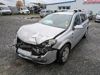 uszkodzony samochody osobowe Opel Astra 1.6  Caravan 2006/5