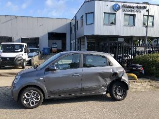 damaged commercial vehicles Renault Twingo Electric 2021/12