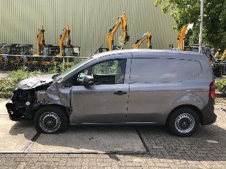 danneggiata veicoli commerciali Renault Kangoo 15dci 2022/6