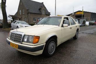 Avarii utilaje Mercedes 200-300D 200 D 124 type sedan automaat 1991/1