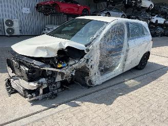 rozbiórka samochody osobowe Mercedes B-klasse B200 Sports Tourer 2017/10
