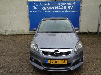 Coche accidentado Opel Zafira Zafira (M75) MPV 1.9 CDTI (Z19DT(Euro 4)) [88kW]  (07-2005/...) 2005