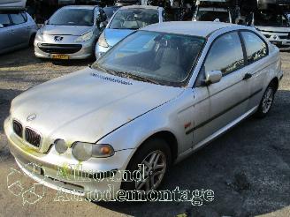 Coche siniestrado BMW 3-serie 3 serie Compact (E46/5) Hatchback 316ti 16V (N42-B18A) [85kW]  (06-200=
1/02-2005) 2002/1