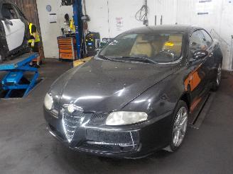 Damaged car Alfa Romeo GT GT (937) Coupé 2.0 JTS 16V (937.A.1000) [121kW]  (11-2003/09-2010) 2004/5