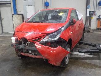 Damaged car Toyota Aygo Aygo (B40) Hatchback 1.0 12V VVT-i (1KR-FE) [51kW]  (05-2014/06-2018) 2017/10