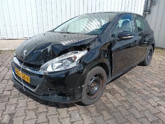 uszkodzony samochody osobowe Peugeot 208 208 I (CA/CC/CK/CL) Hatchback 1.6 Blue HDi 100 (DV6FD(BHY)) [73kW]  (0=
1-2015/12-2019) 2015/10