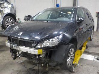 Auto incidentate Peugeot 308 308 SW (L4/L9/LC/LJ/LR) Combi 5-drs 1.6 BlueHDi 120 (DV6FC(BHZ)) [88kW=
]  (03-2014/12-2021) 2015