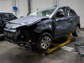 Damaged car Hyundai I-20 i20 (GBB) Hatchback 1.2i 16V (G4LA) [62kW]  (11-2014/08-2020) 2016