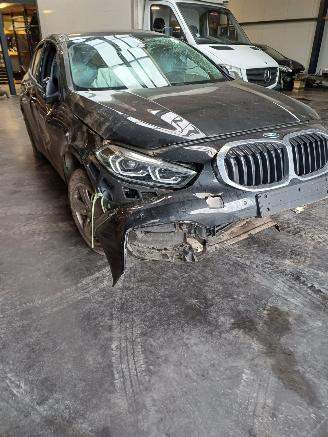 Coche accidentado BMW 500 116i www.midelo-onderdelen.nl 2023/1
