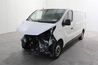 damaged commercial vehicles Nissan NV300  2021/8