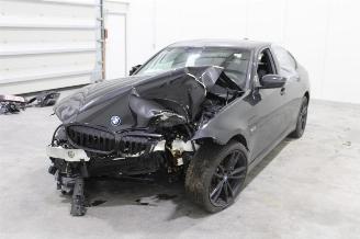 Damaged car BMW 3-serie 330 2022/11