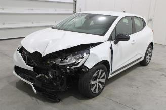 damaged commercial vehicles Renault Clio  2023/3