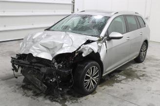 uszkodzony samochody osobowe Volkswagen Golf  2016/2