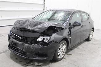 danneggiata roulotte Opel Astra  2020/7