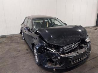 uszkodzony samochody ciężarowe Audi A3 A3 Sportback (8VA/8VF), Hatchback 5-drs, 2012 / 2020 1.2 TFSI 16V 2014/3