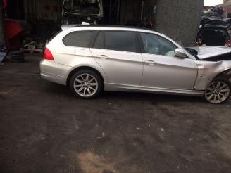 uszkodzony samochody osobowe BMW 3-serie 3 serie Touring (E91) XDRIVE 2012/1
