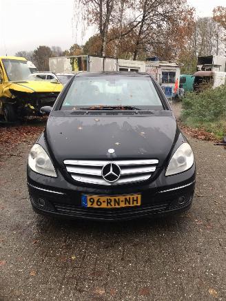 disassembly commercial vehicles Mercedes B-klasse B 200 CDI 2005/5