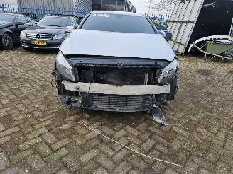 damaged commercial vehicles Mercedes A-klasse A 180 CDI 2013/9
